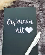 Lade das Bild in den Galerie-Viewer, Personalisiertes Notizbuch für Erzieherin/Lehrerin mit Herz-liniert
